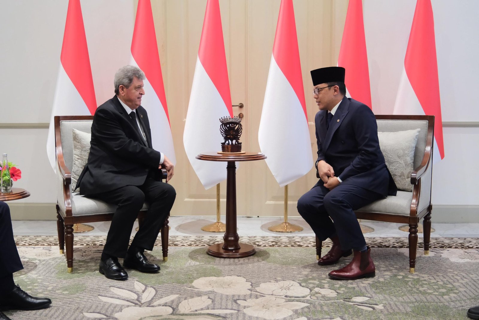 Zuhair Al Shun Dan Sugiono Zuhair Al Shun Dan Sugiono