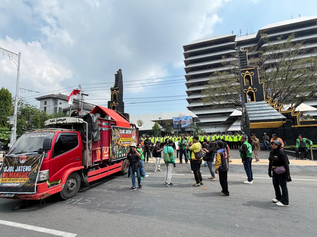 Agenda Aksi SAKO Dan FDTOI Di Kantor Gubernur Jateng