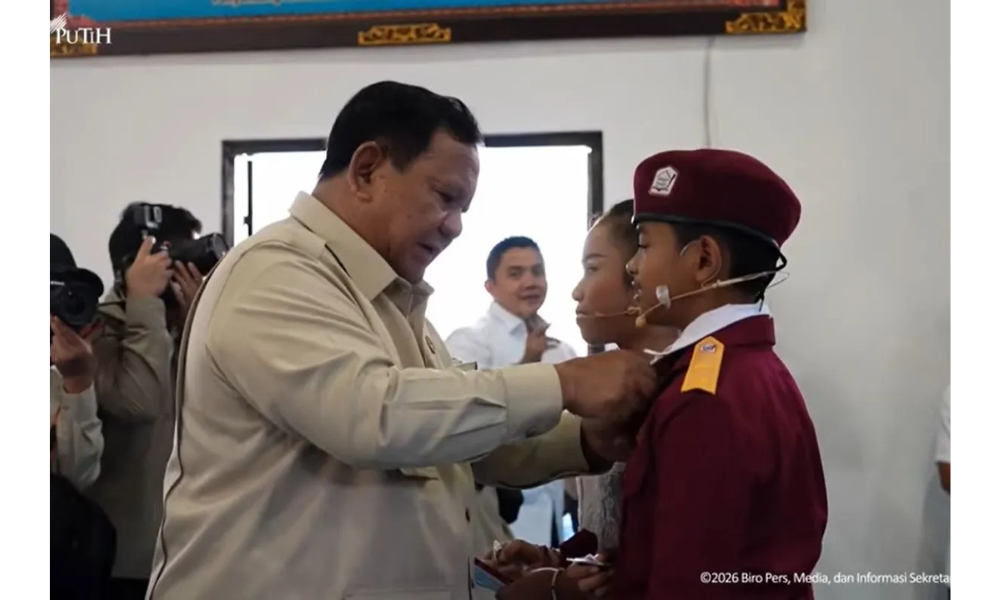 Presiden Prabowo Bersama Siswa SRMP 17 Tabanan Bali